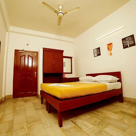 Kairali Tourist Home Guruvayur Bagian luar foto