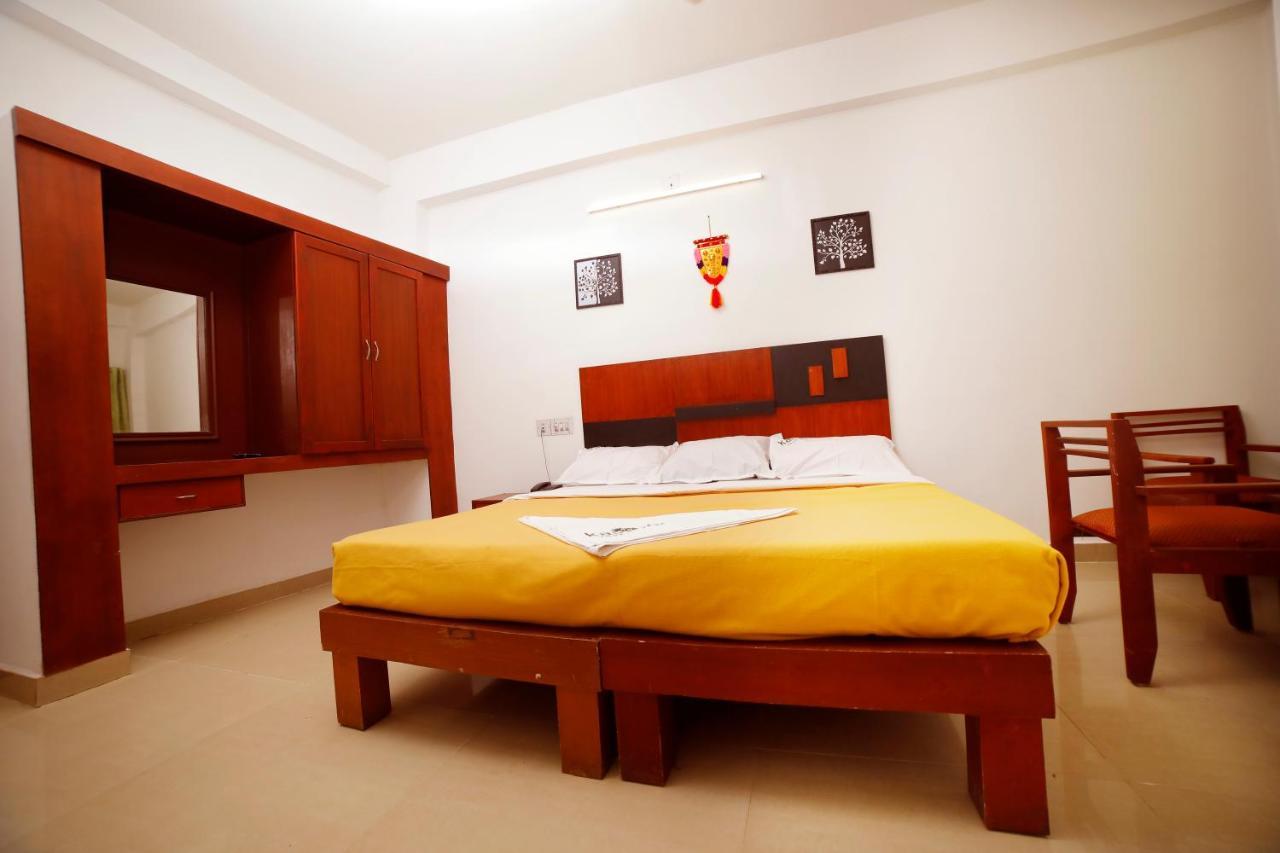 Kairali Tourist Home Guruvayur Bagian luar foto